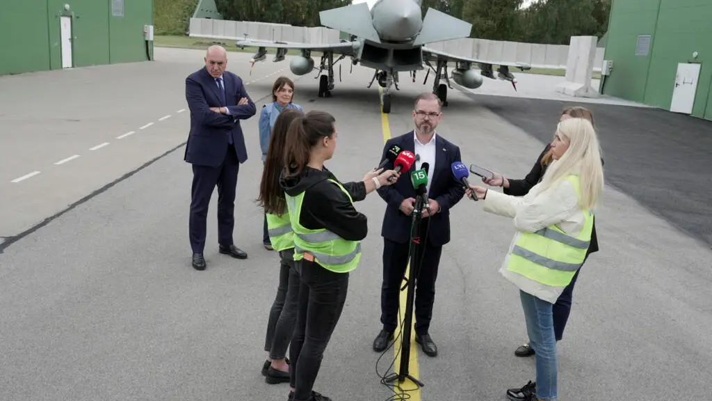 Jets da OTAN derrubaram um drone no espaço aéreo da Lituânia e a Dinamarca acusa fragata russa de disparar flares em he…