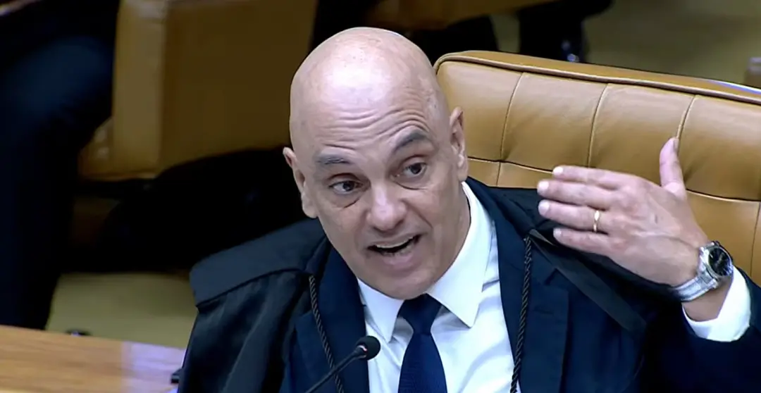 Alexandre de Moraes votou para suspender análise sobre mensagens de Vorcaro e juntar caso com o processo de Mendonça. A…