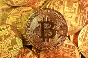 Democratas do Senado dos EUA bloquearam a regulamentação de criptomoedas, interrompendo o Clarity Act. A pressão por re…