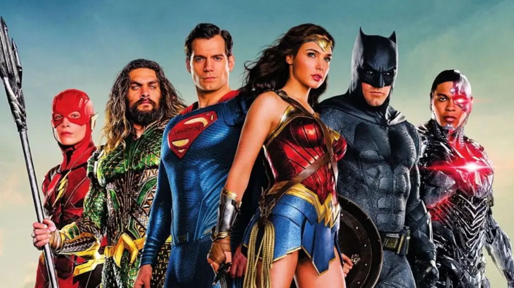 Zack Snyder não assistiu ao corte teatral de Justice League, dez anos depois, após aviso de sua esposa. A demora mostra…