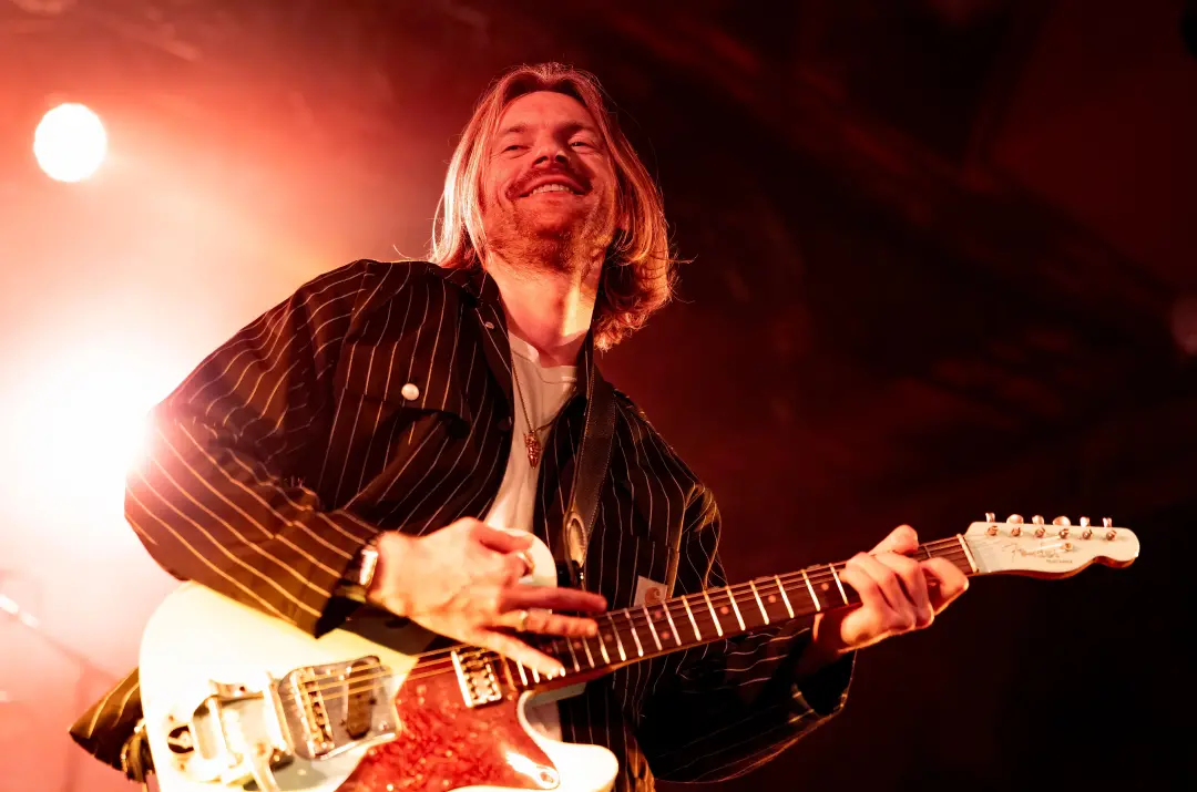 Finneas, Lukas Graham e Aaron Rowe saíram da turnê de Ed Sheeran em solidariedade a Macklemore, após a demissão dele po…