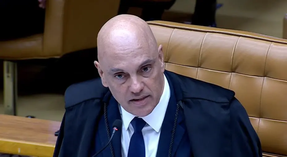 Moraes defende nulidade de investigação contra si no STF, alegando falta de pedido formal da PF ou PGR. A Corte questio…