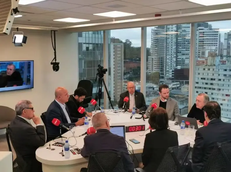 Em São Paulo, porta-vozes econômicos debateram ajuste fiscal, reforma tributária e controle de bets. O representante de…