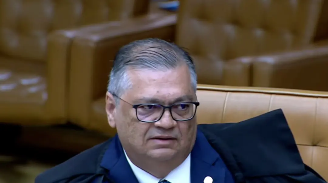 Flávio Dino pediu vista no STF para parar julgamento sobre Alexandre de Moraes. A interrupção veio após o clima esquent…