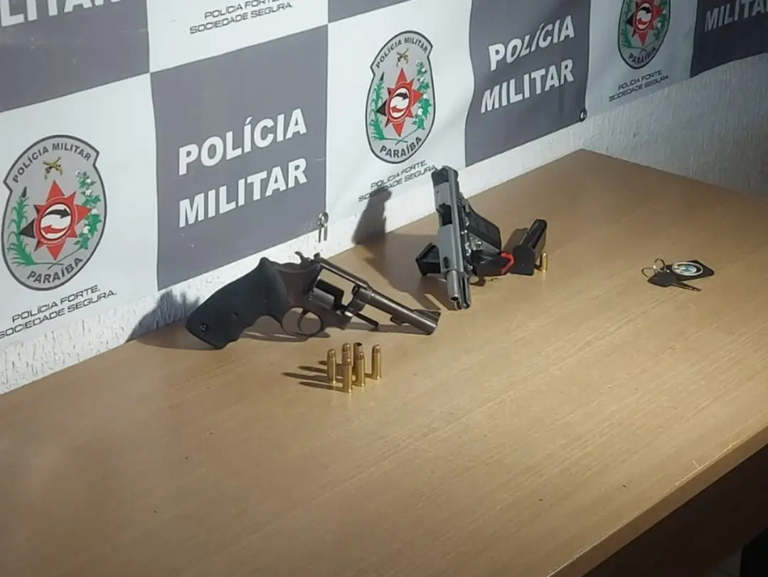 Colinas do Sul, em João Pessoa, viu uma mulher ser atingida por bala perdida durante uma troca de tiros. Dois suspeitos…