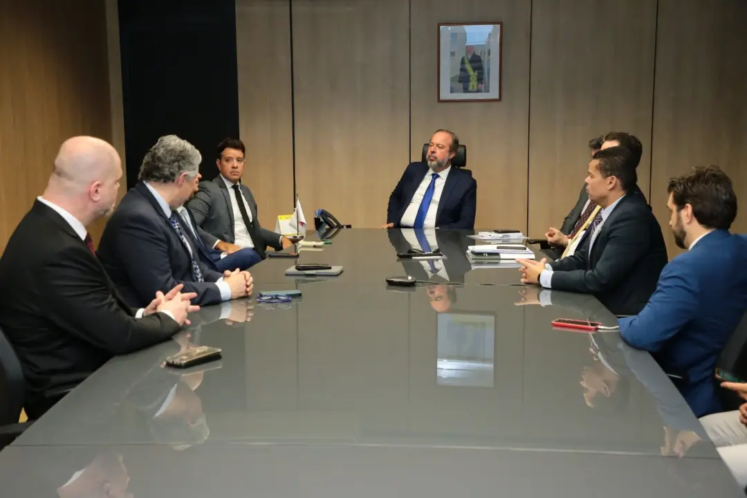 MME atua para colocar gás natural no Redata, mudando a regra que antes pedia só energia renovável. A flexibilização abr…
