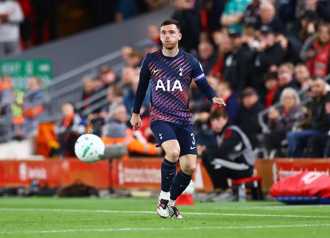 Liverpool vence Tottenham por 3 a 1 em Anfield no Carabao Cup. Mac Allister e Gakpo marcaram, mas Szoboszlai finalizou …