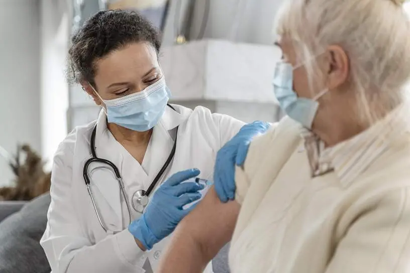 SUS vai oferecer a vacina pneumo 20 para quem tem 85 anos ou mais, protegendo contra pneumonia e meningite. O risco da …