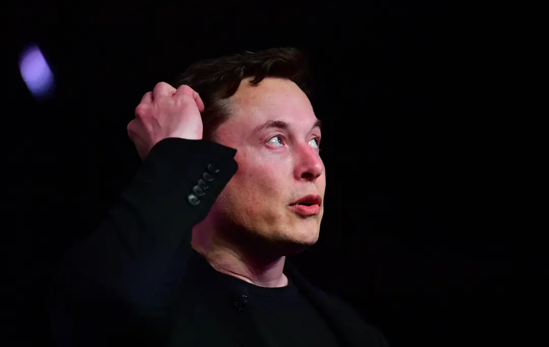 Musk levantou a possibilidade de fusão entre Tesla e SpaceX durante o podcast All In, citando a colaboração em nível de…