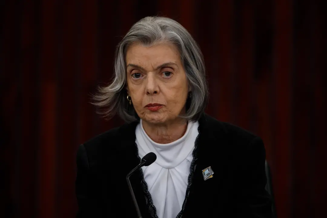 Ministra Cármen Lúcia declarou consternação no julgamento de Moraes no STF. Ela falou sobre o mal-estar cívico gerado p…