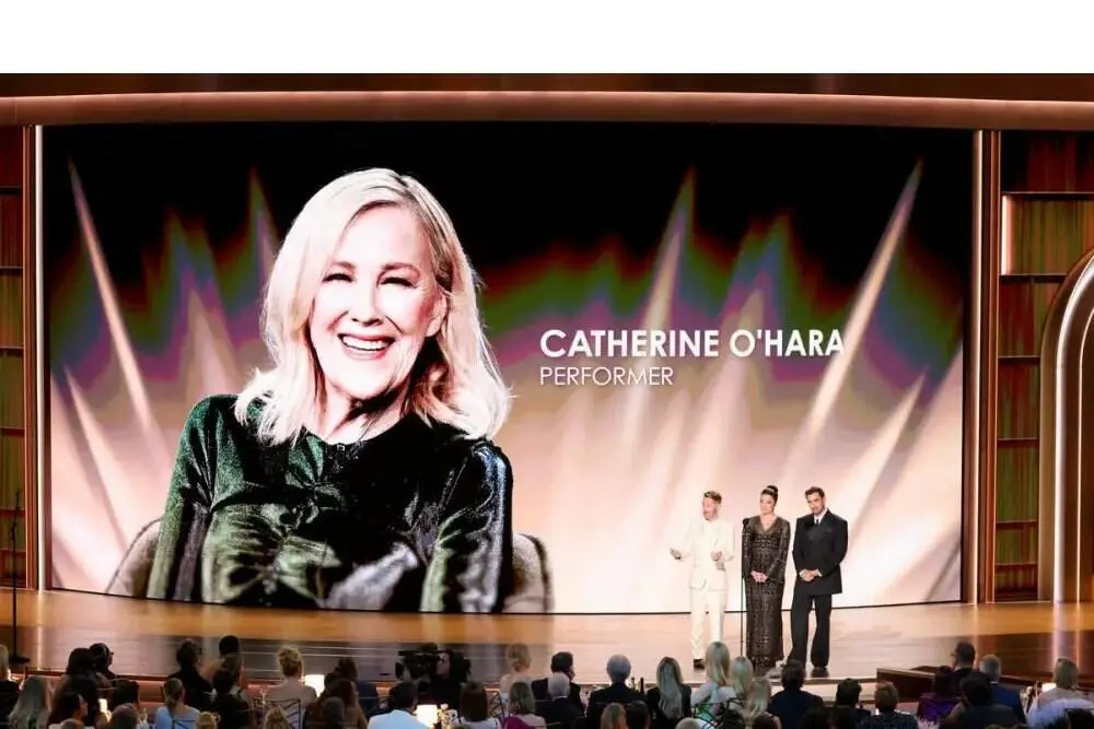 Macaulay Culkin fez homenagem a Catherine O Hara no Emmy Awards, dizendo que ela era a mamãe de todos. A presença dela …