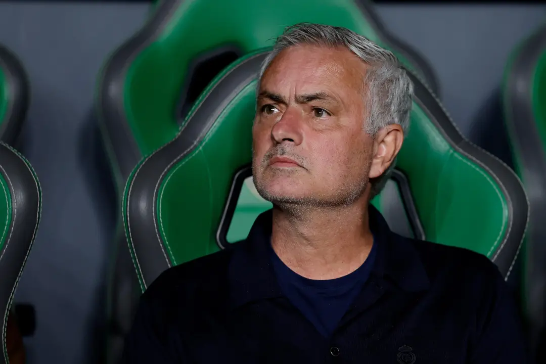 Mourinho fala sobre a derrota do Real Madrid para o Elche, apesar de ter levado 3 a 2. Ele aponta que em jogos assim, a…