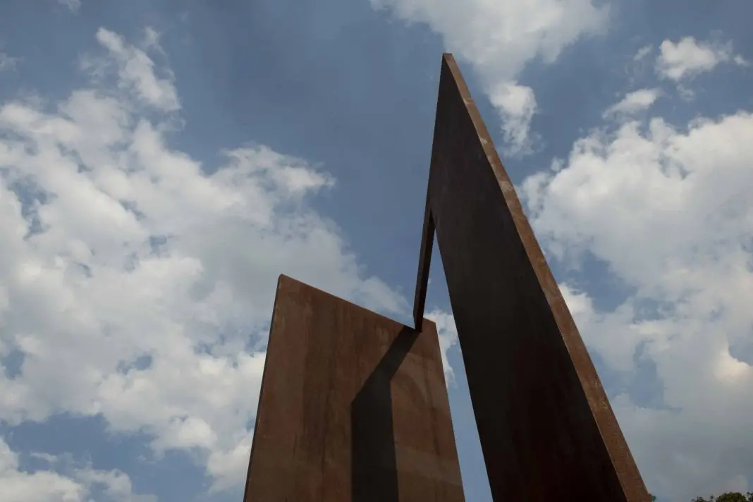 Museu do Amanhã inaugura jardim com oito esculturas de artistas como Amílcar de Castro na Praça Mauá. Ter um espaço ass…