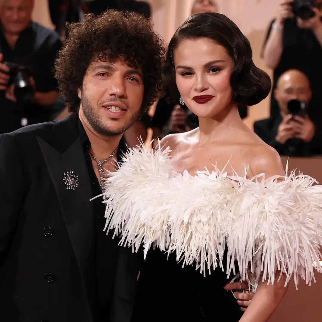 Benny Blanco concorda com o que Selena Gomez disse sobre os planos da família. Eu pondero que a construção de um projet…