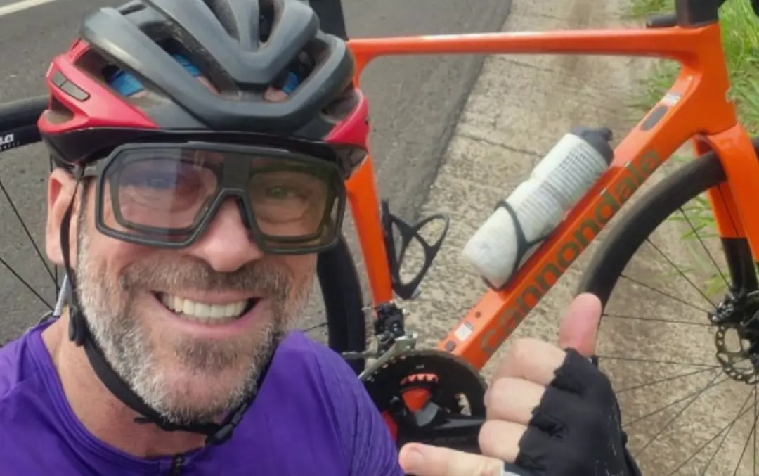 Professor da USP foi resgatado gravemente ferido após andar de bicicleta na Avenida Celso Charuri em Ribeirão Preto. Ac…