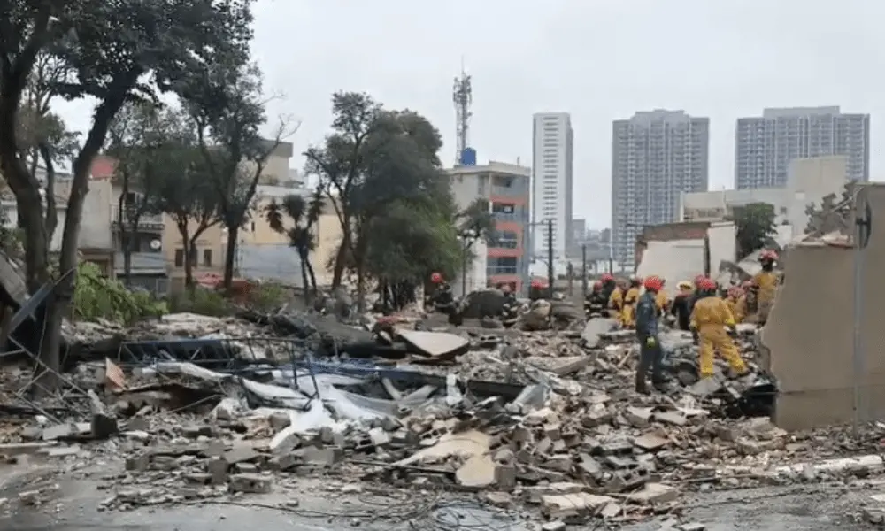 Três pessoas foram indiciadas por homicídio após desabamento de prédio em construção que matou seis na Penha. A situaçã…