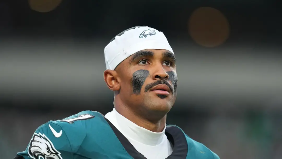 Jalen Hurts doou 600 mil dólares para a Northeast High School em Filadélfia para melhorar o sistema de ar condicionado.…