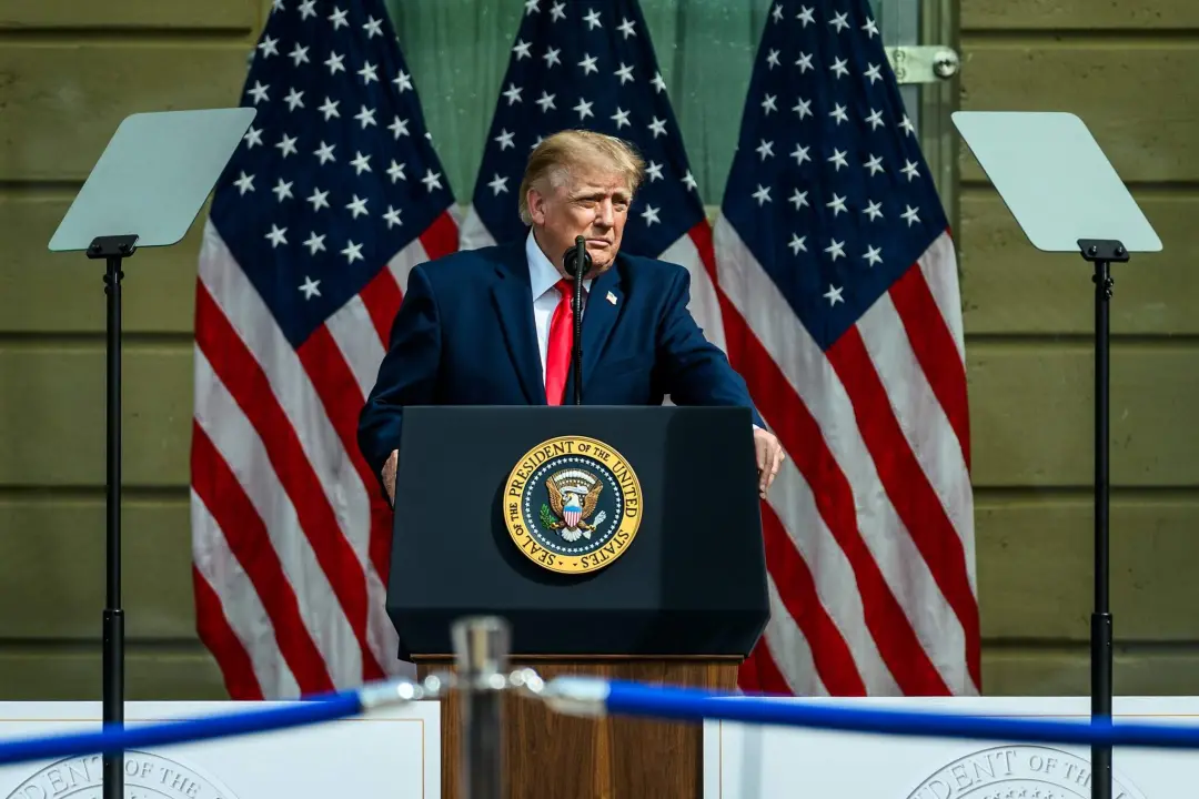 Donald Trump criticou a Suprema Corte dos EUA por rejeitar a tentativa de restringir a votacao pelo correio. A falta de…