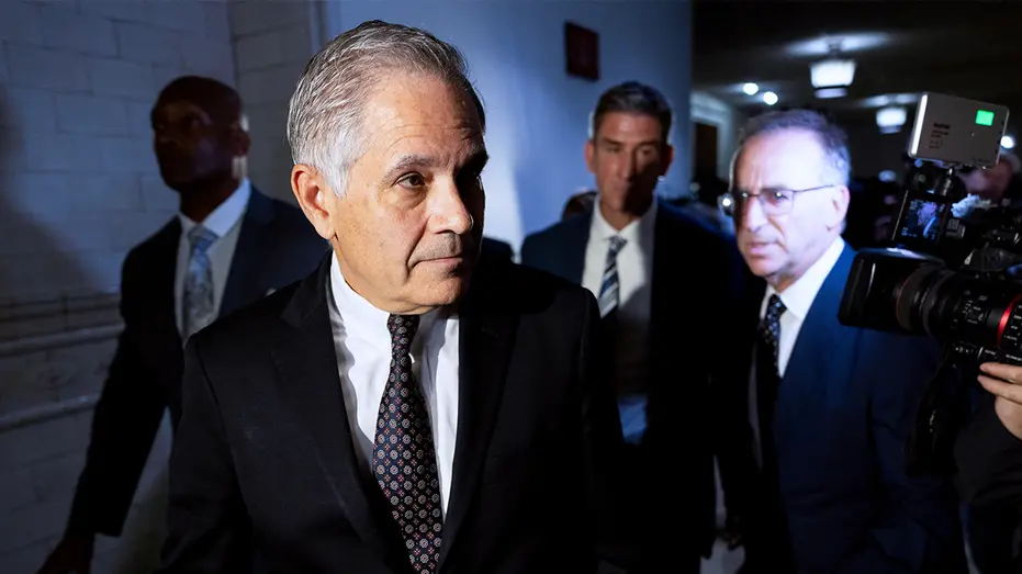 Philadelphia, EUA. Um juiz federal encaminhou o promotor distrital Larry Krasner e o vice Matthew Stiegler para possíve…