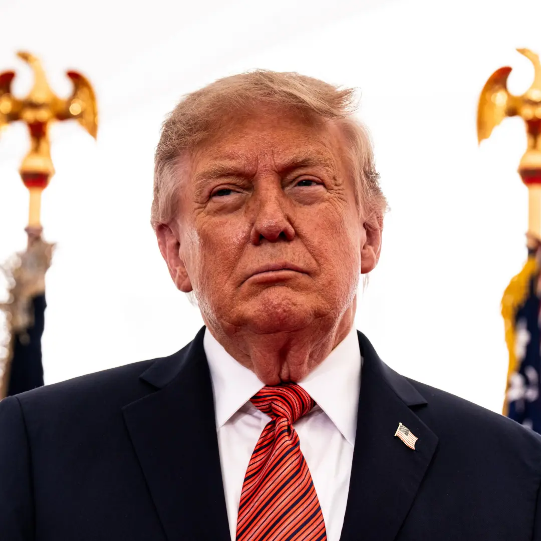 Um super PAC de Trump tá gastando mais de 138 milhões de dólares pra salvar republicanos em meio a críticas. Essa movim…