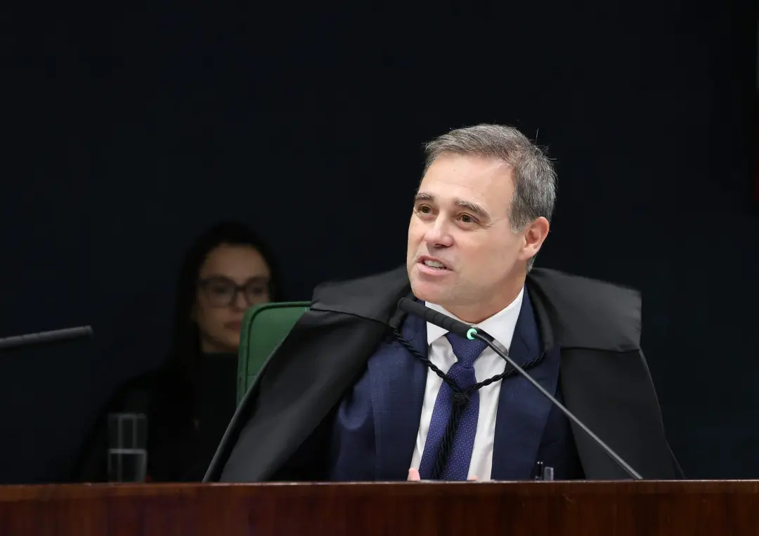 Ministro Mendonça recebeu convites para eventos do Instituto Iter, fundado por ele, e mensagens indicam que ele foi con…