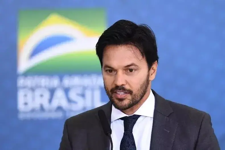 Fábio Faria alertou Daniel Vorcaro sobre pagamentos ao escritório da Viviane Barci de Moraes, conforme mensagens analis…