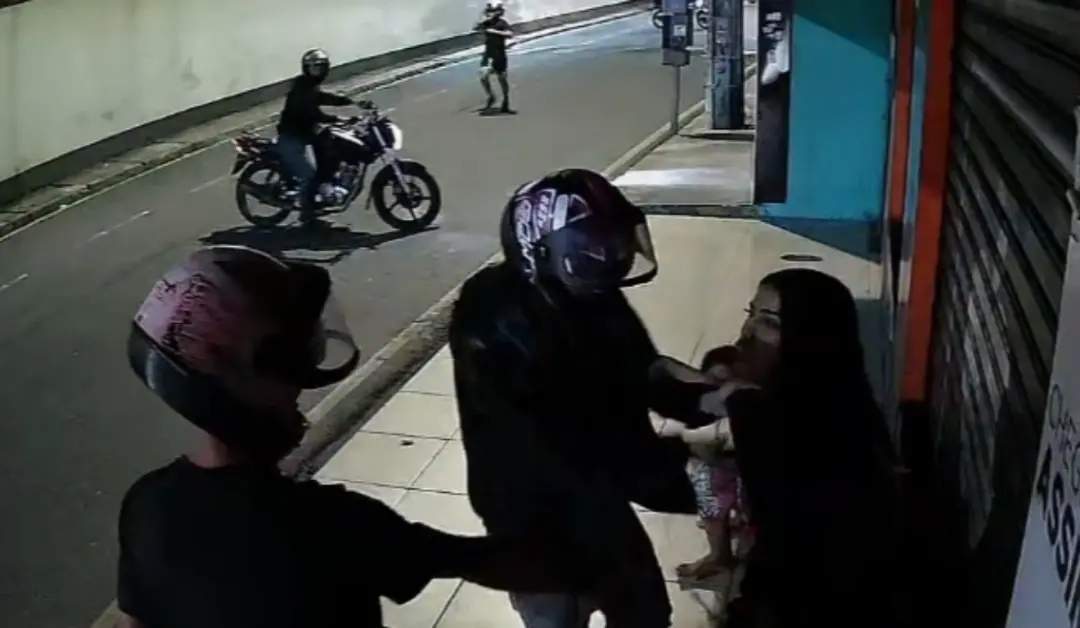Castanheira em Belém, sete motos envolvidas numa ação onde supostos membros de torcida organizada abordaram vítimas. A …