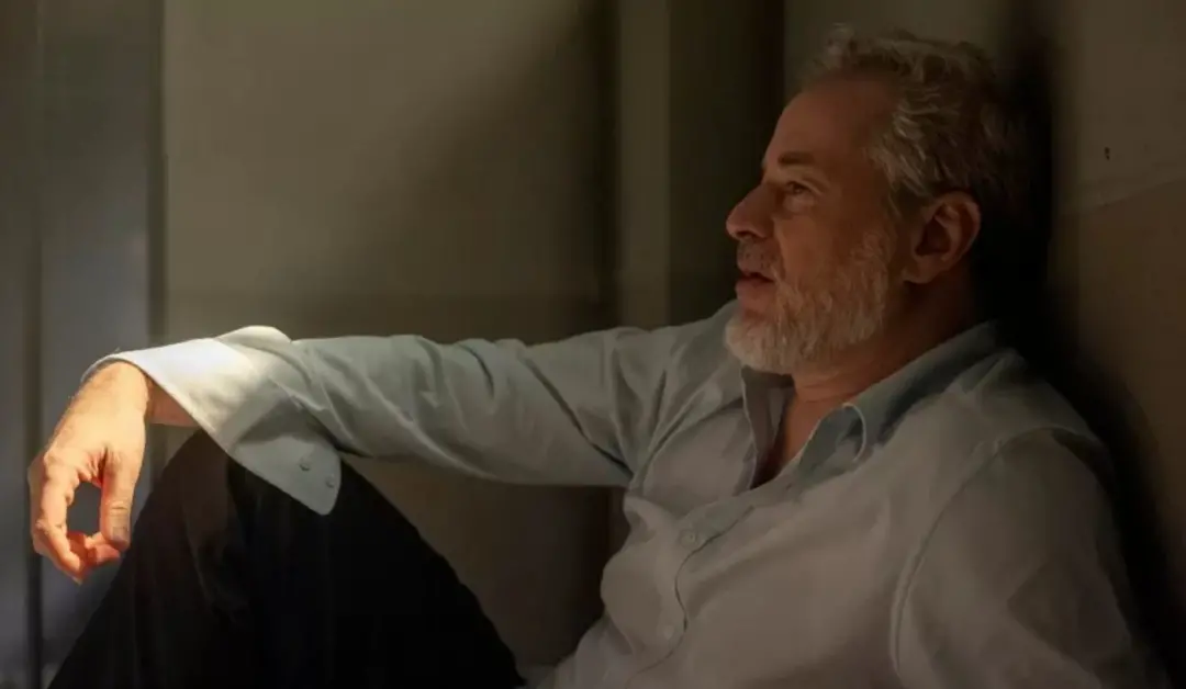 Ademir na novela Quem Ama Cuida vai continuar agitando mesmo preso, descobrindo que Adriana armou o flagrante de Dora e…