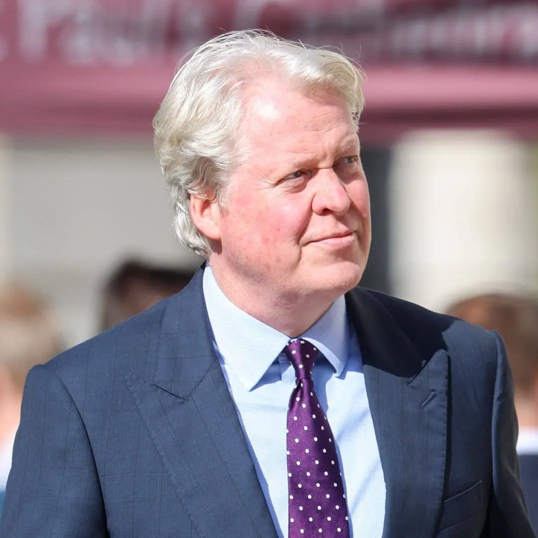 Charles Spencer teve cópias do seu livro sobre Princesa Diana roubadas de um caminhão antes da publicação em 22 de sete…
