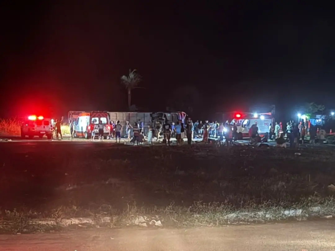 Três mortes em acidente entre ônibus e caminhão na BR-116, em Cachoeira de Pajeú. É sempre um susto ver a fragilidade d…