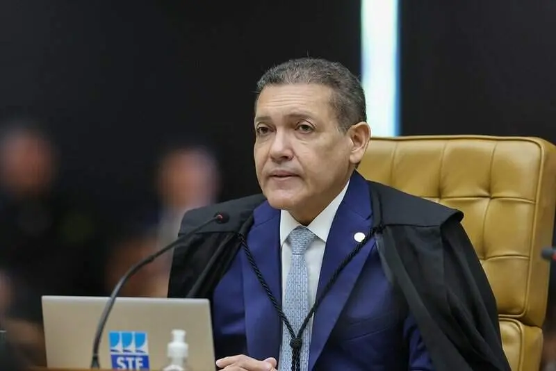 Filho de ministro do STF, Kevin Marques, foi ligado a supostos pagamentos de 500 mil reais por mês do Banco Master. A l…