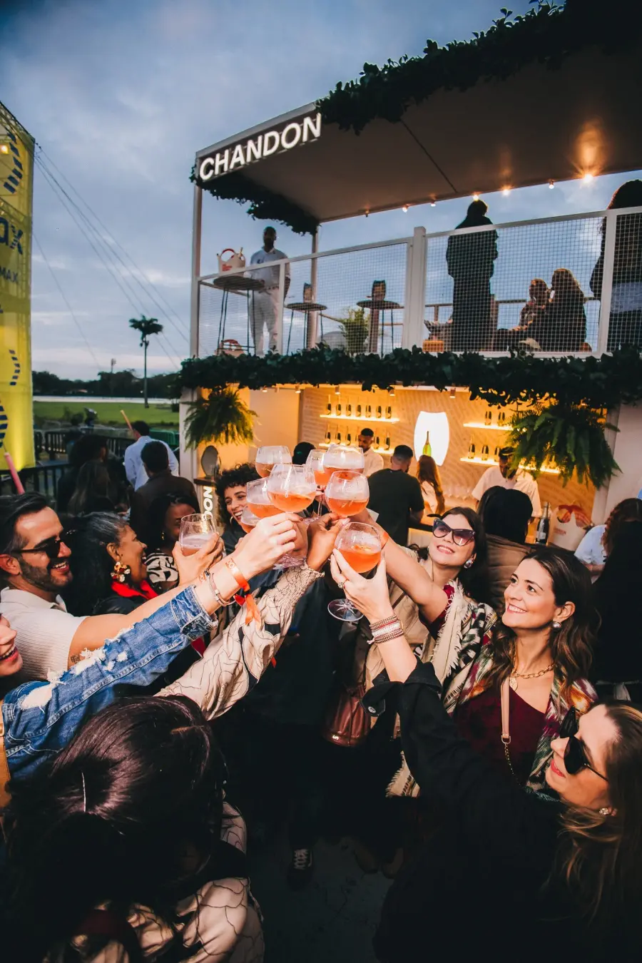Art Rio e Rio Gastronomia recebem Chandon com bar exclusivo, com taças a partir de R$ 35 e garrafas a partir de R$ 140.…