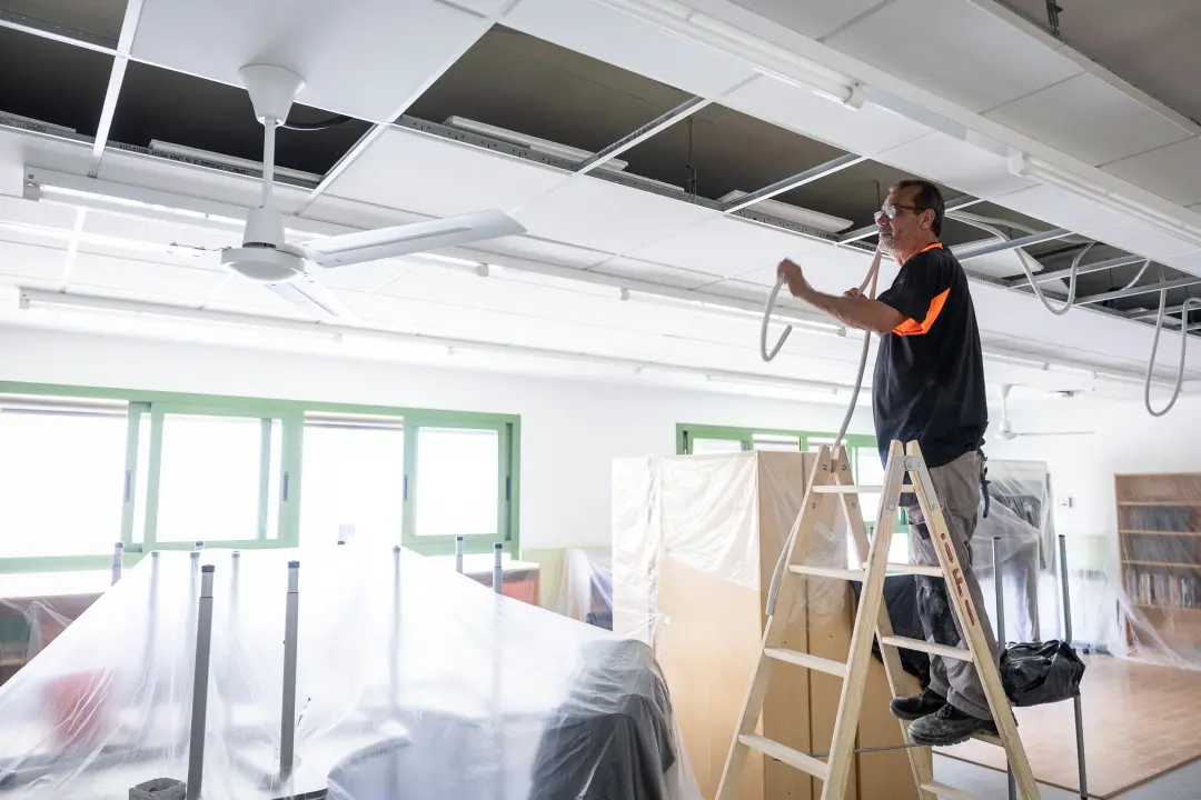 2.530 centros de ensino em Catalunha terão plano de climatização com investimento máximo de 2.500 milhões em cinco anos…