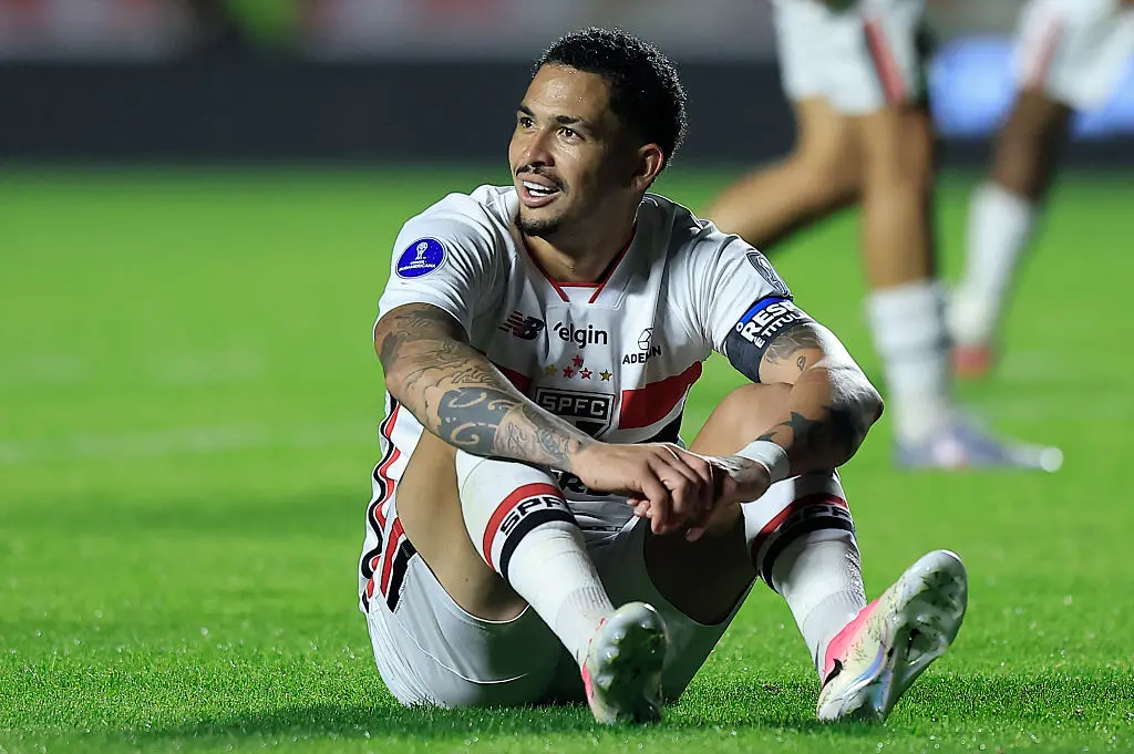 Luciano disse que nunca foi pago em dia no São Paulo, mesmo tendo saído de outras ofertas para ficar no clube. Ponderan…