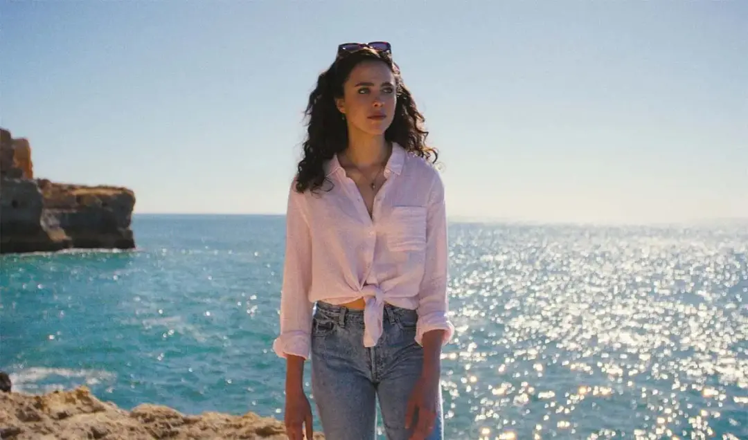 Margaret Qualley traz uma jornada de cura em Love of Your Life sobre perdas da era da Covid. A atuação dela mostra tran…