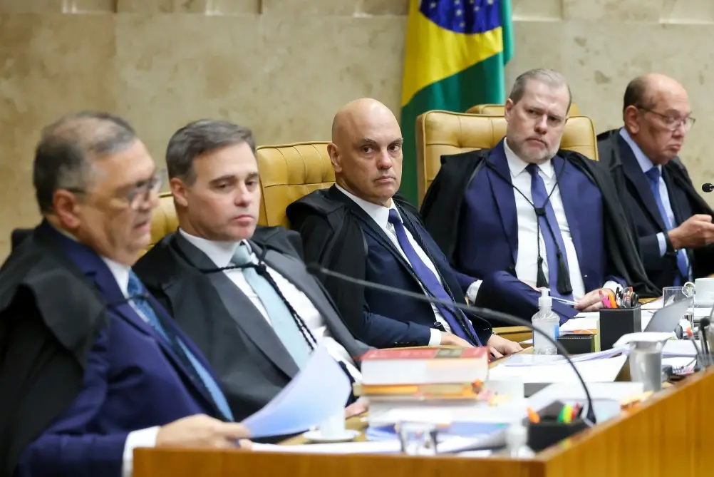 Sessão do Supremo terminou sem decisão sobre possível investigação de Alexandre de Moraes com o banqueiro Daniel Vorcar…