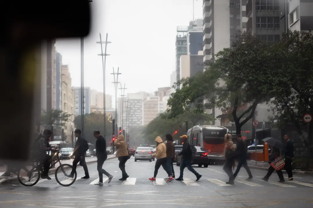 São Paulo registra setembro com 253,8 milímetros, o maior volume chuvoso em 83 anos. Essa frequência de chuva forte imp…