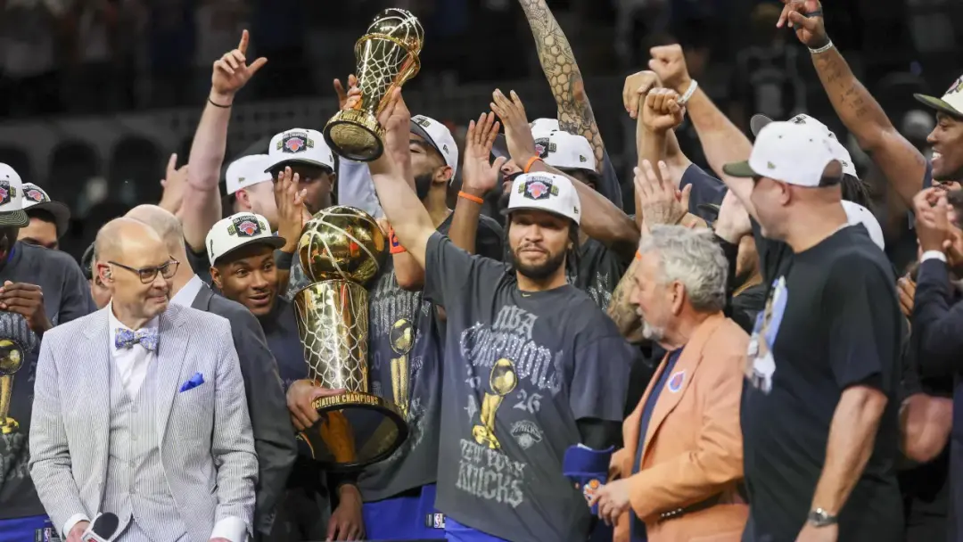Knicks devem contratar veterano com motor alto por 21 milhões de dólares por 7 anos. Isso ajuda a fortalecer a dupla Br…