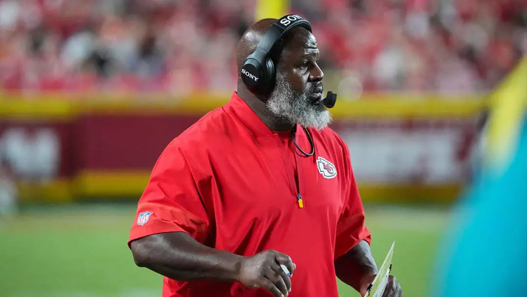 Kansas City Chiefs venceram Denver Broncos por 31 a 10, com Patrick Mahomes voltando de lesão. Henry comentou sobre o t…
