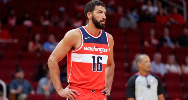 Wizards recontrata Anthony Gill por um ano. Com média de 5,8 pontos e 2,9 rebotes na temporada passada, a equipe agora …