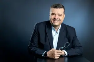 Corte da Selic de 14% para 13,75% deve vir nesta quarta, mas a TAG Investimentos sugere cautela. Evitar grandes apostas…