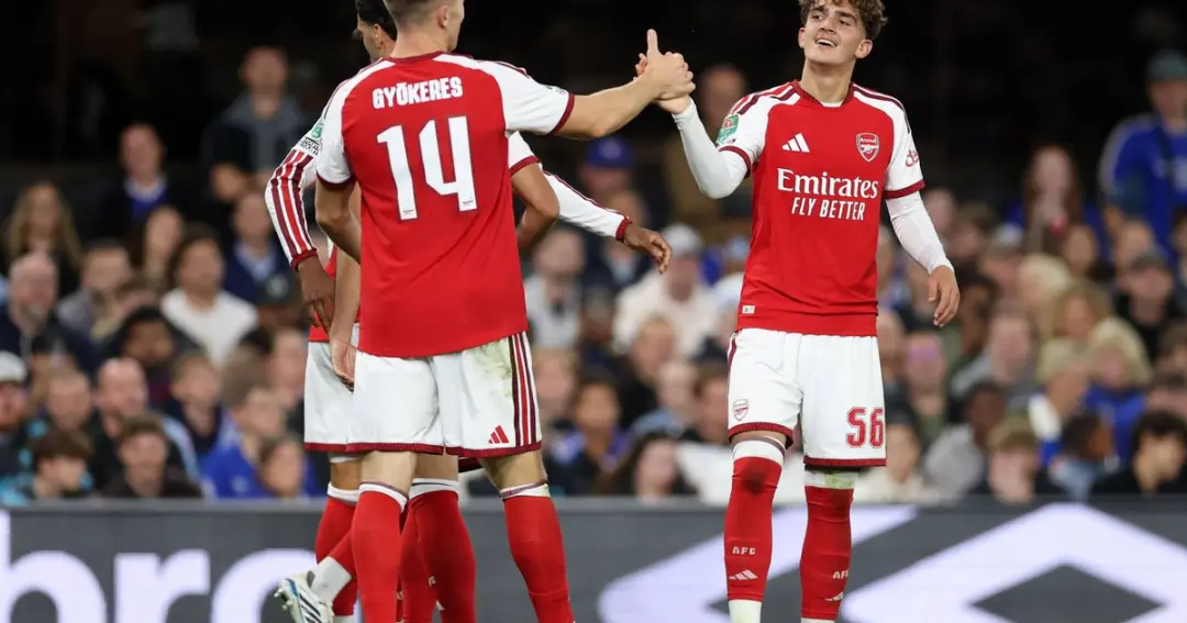Dowman marcou dois gols contra o Ipswich, deixando de ser o segundo jogador de 16 anos a fazer um brace em uma liga ing…