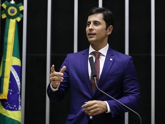 Duarte Jr. formalizou pré-candidatura ao Senado pelo Maranhão com a bandeira da defesa do consumidor. A trajetória dele…