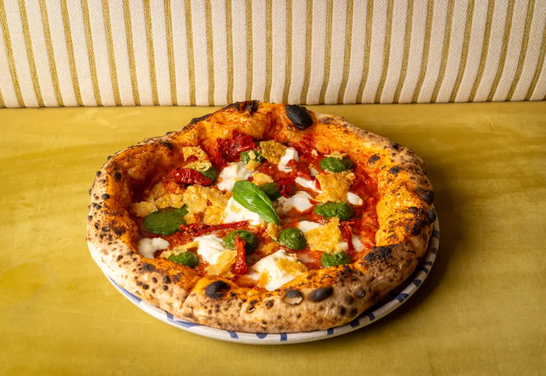 Napoli on the Road, de Michele Pascarella, foi a melhor pizzaria do mundo segundo o Top Pizza World. Isso mostra que fo…