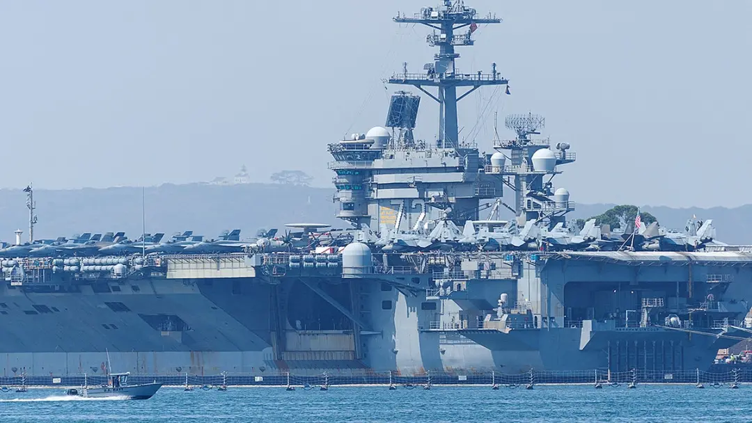 USS Abraham Lincoln voltando para San Diego depois de combates no Oriente Médio, onde destruiu 200 drones iranianos. É …