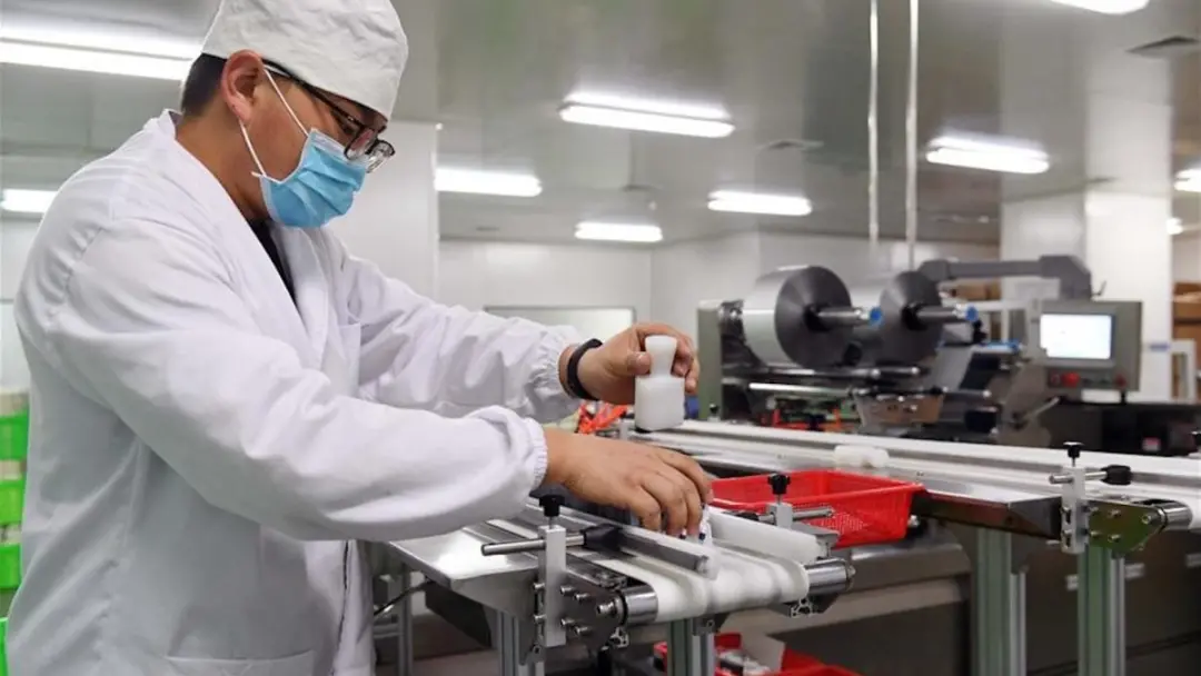 Vagas em descoberta de medicamentos com IA na China subiram 84% no primeiro semestre de 2026. A recuperação do mercado …