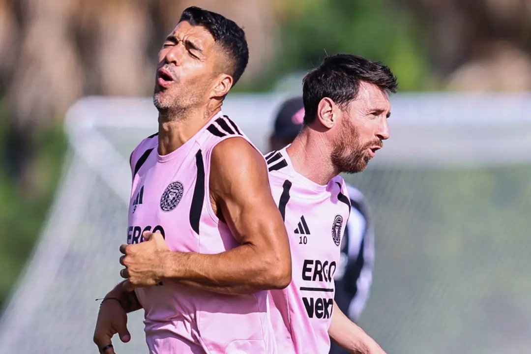 Suarez falou sobre a crítica que envolve Messi e Inter Miami antes da final contra Cruz Azul. Ele disse que as redes so…