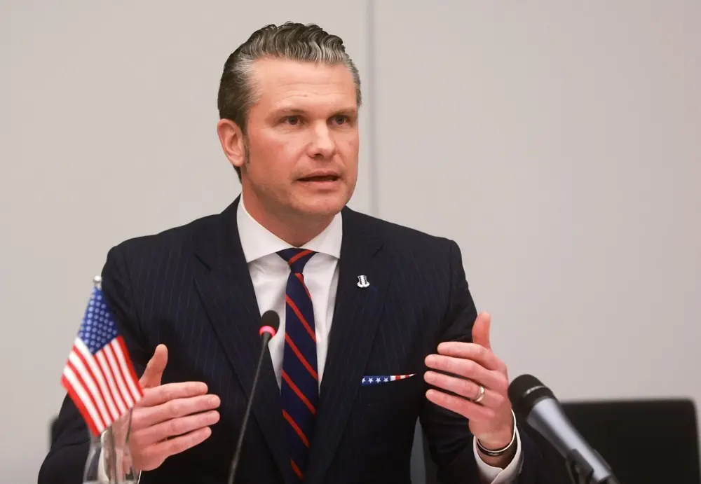 Thomas Massie apresentou oito artigos de impeachment contra o secretário de Defesa dos EUA, Pete Hegseth. A acusação pr…