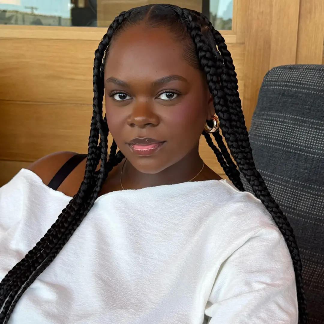 Cori Broadus, filha de Snoop Dogg, compartilha como desafios a motivam. Ela superou problemas de saúde como lúpus e um …