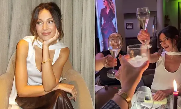 Michelle Keegan tomou champanhe com amigos para celebrar o lançamento de sua nova linha Very na terça. Ver celebrações …